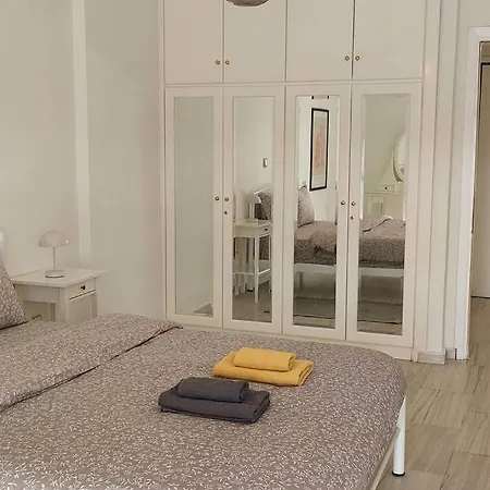 Spacious Homy 2bedroom Apt /4p *