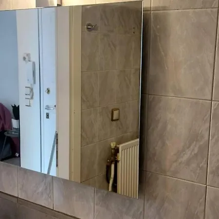 Spacious Homy 2bedroom Apt /4p Lägenhet