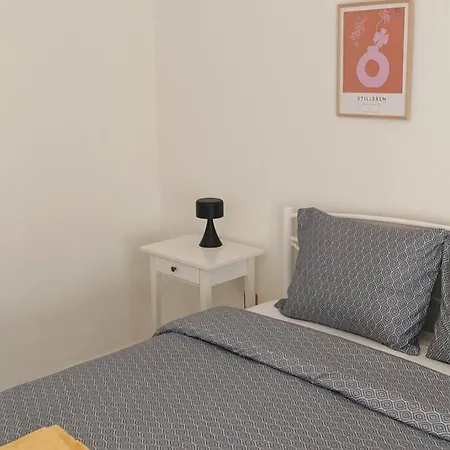 Spacious Homy 2bedroom Apt /4p Lägenhet *